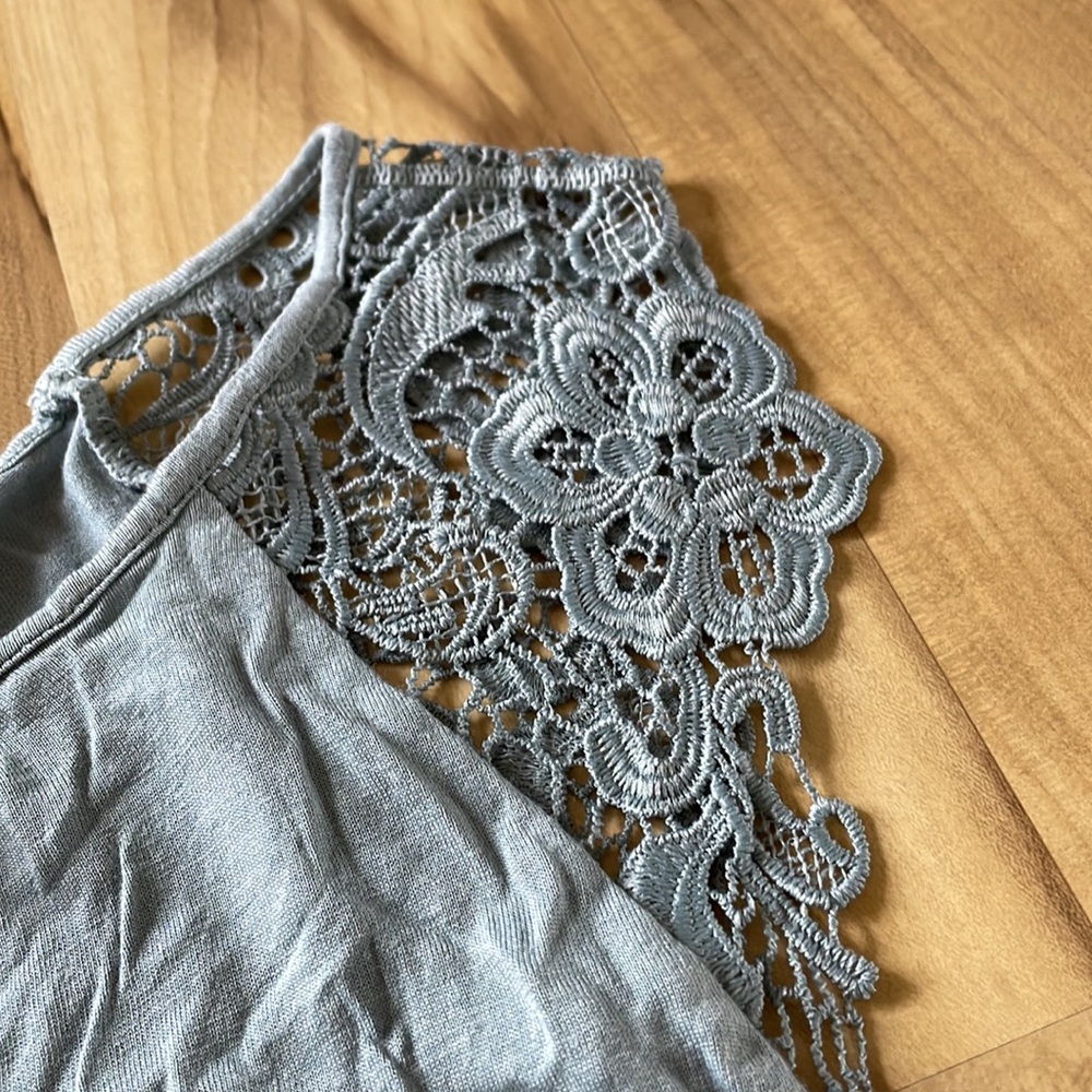 Blouse - Picture 2 of 3